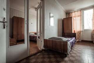 Отель Эконом отель Коблево Семейный номер с общей ванной комнатой-4